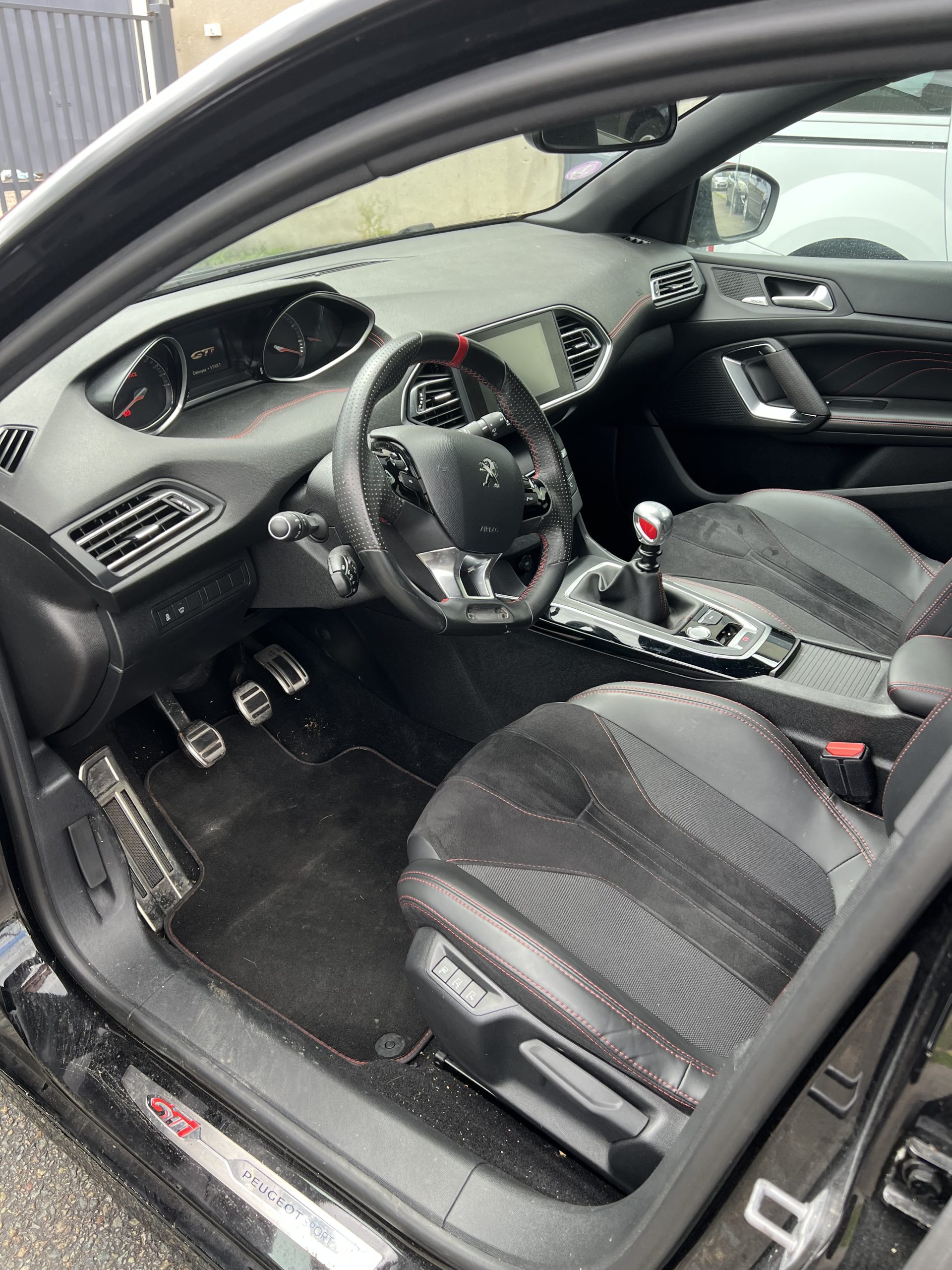 PEUGEOT 308 GTI